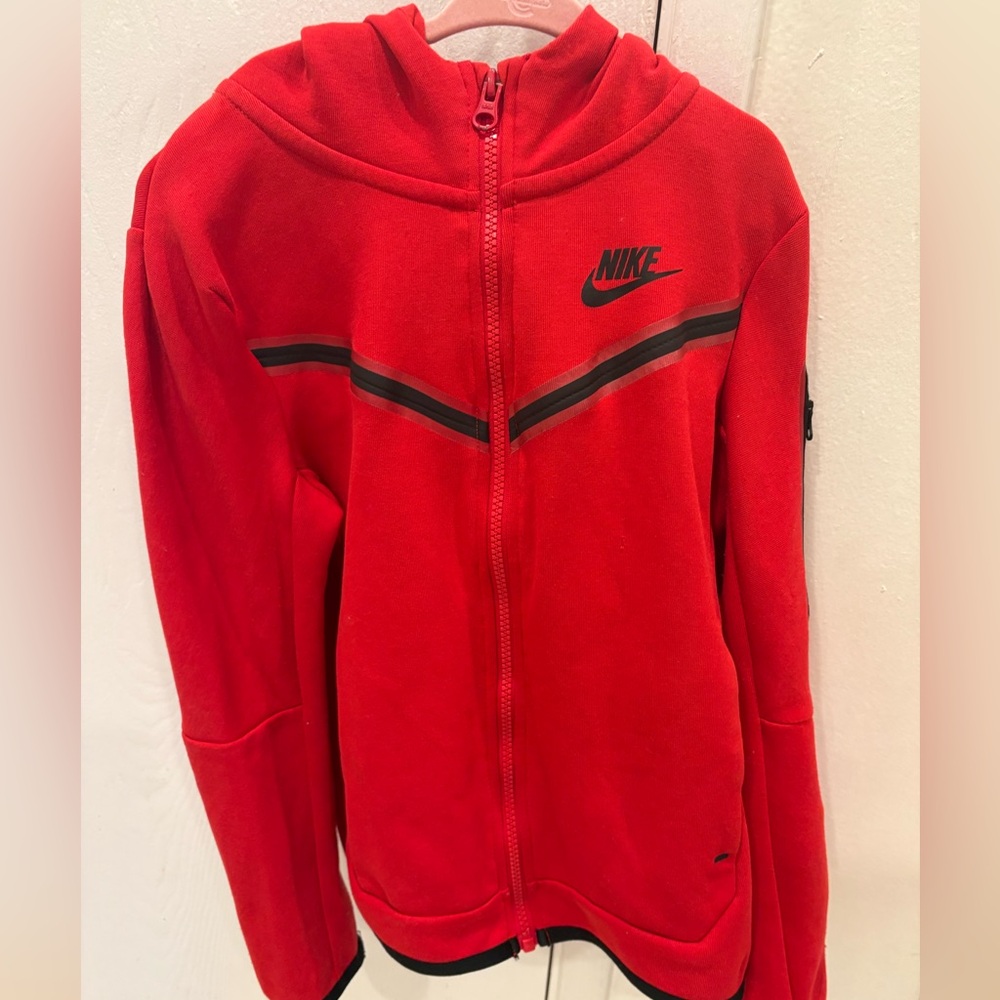 Kids Small Nike Red Kids' Full-Zip Hooded sweater with Black Accents